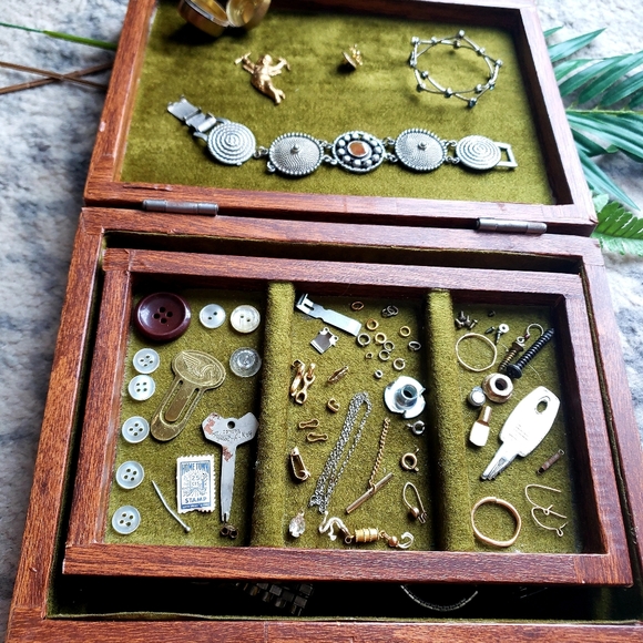Vintage wooden jewlery box w| contents•Watches• - Picture 11 of 16